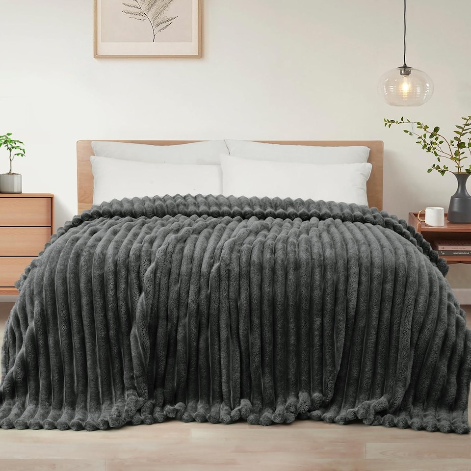 image 1 of Ribbed Jacquard Fleece Bed Blanket Throw 150x200cm