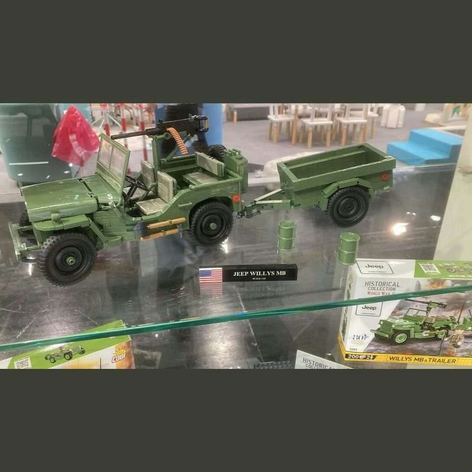 image 1 of Willys MB - COBI 2804 - 1580 brick Jeep model - Executive Edition
