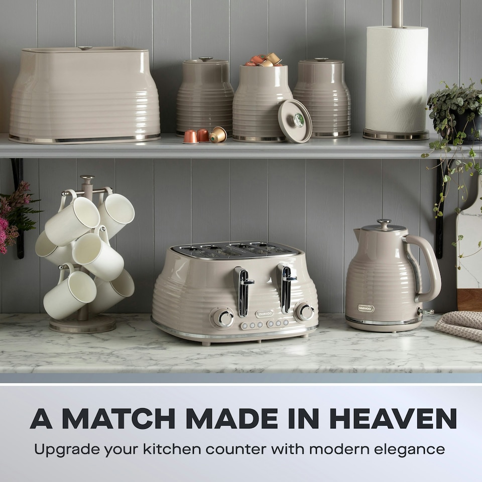 image 1 of Daewoo Sienna 1.7L Rapid-Boil Jug & 4-Slice Matching Kettle & Toaster Set Cream