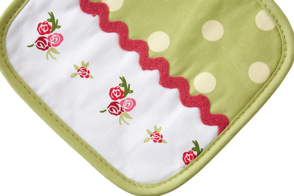 image 1 of Rose Cottage Pot Holder