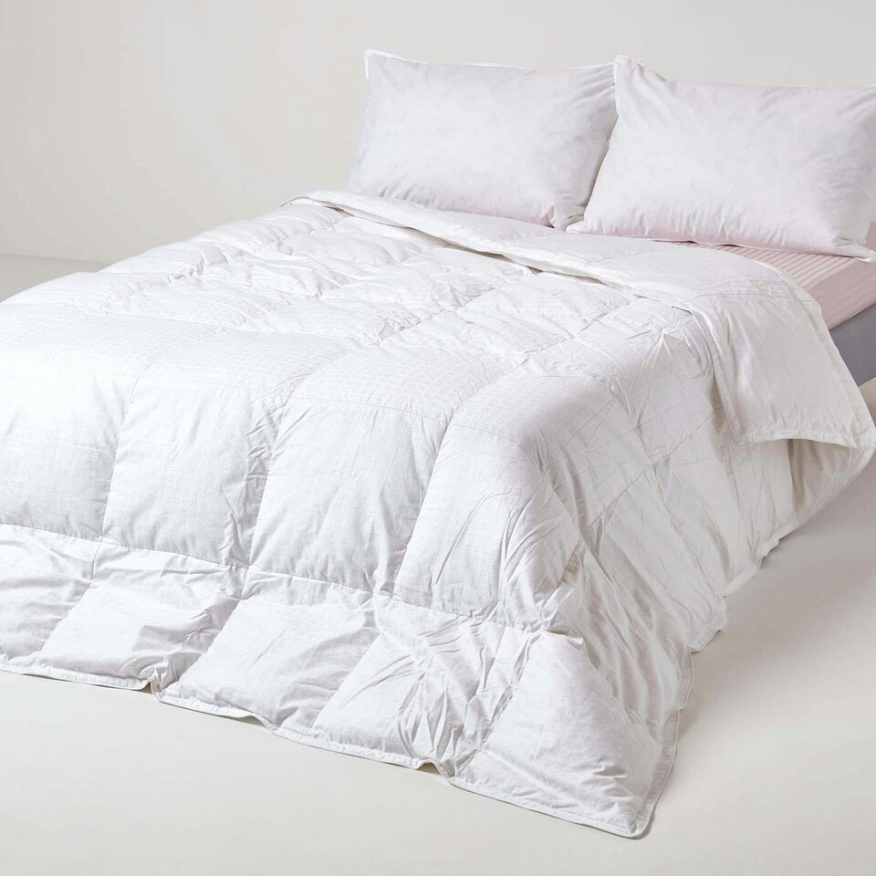 image 1 of Homescapes 4.5 Tog Duvet Luxury White Goose Down for Summer Lightweight, Double | White | Double