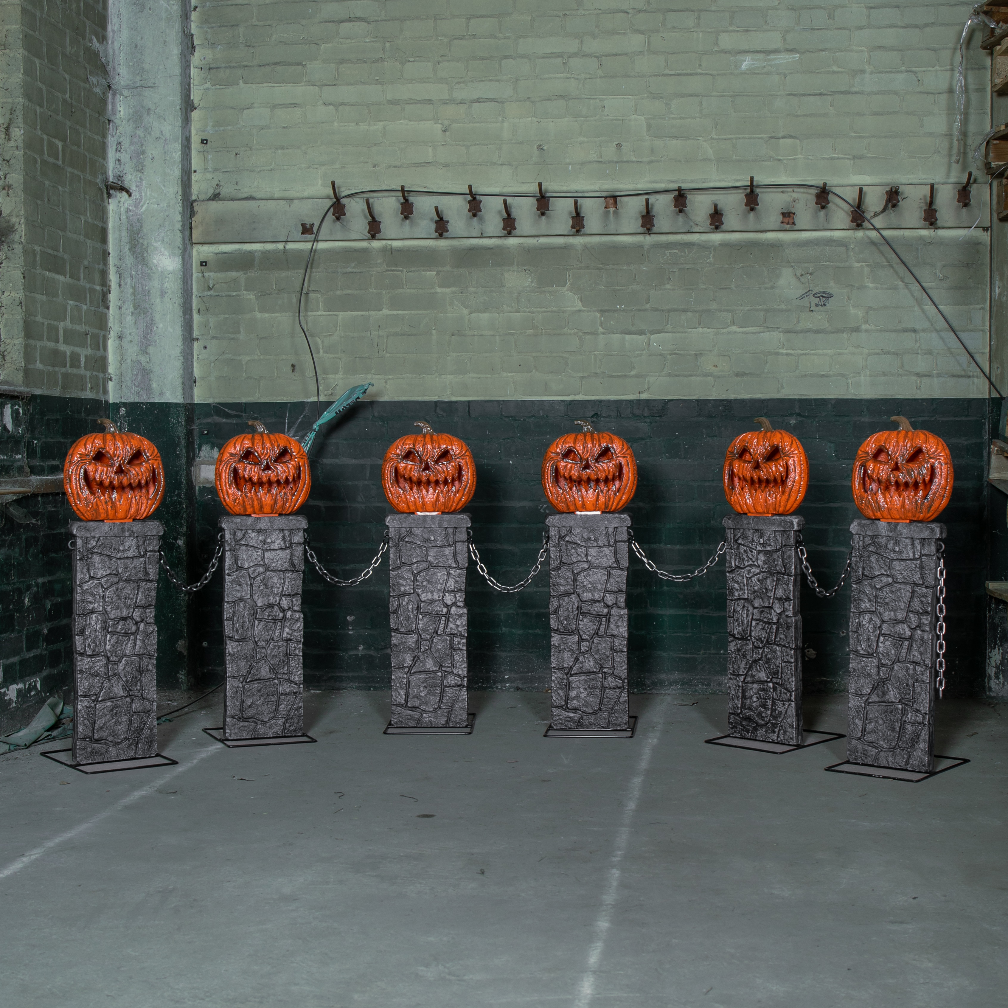 Pack of 2: 1.2m x 91cm Battery Powered Light up Halloween Pumpkin Fence with LEDs