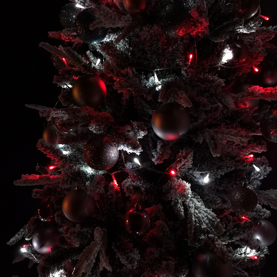 image 1 of 200 LED 16m Christmas Outdoor Function Lights Timer Clear Cable in Red & White