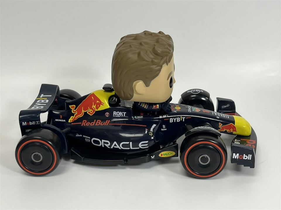 image 1 of Max Verstappen And Car Red Bull Formula 1 F1 Vinyl Figure 15 cm x 12 cm Funko Pop 72617