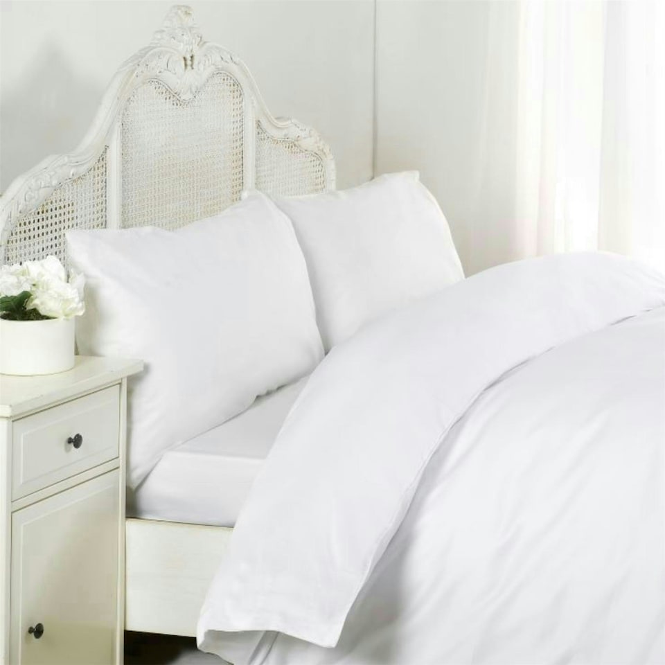image 1 of Egyptian Cotton Duvet Cover Set 200 Thread Count - Double - White