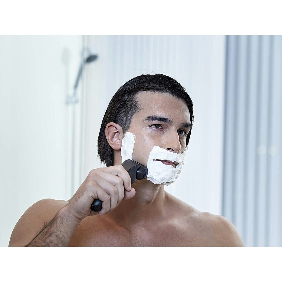 image 1 of Panasonic ES-RT37 Black Wet and Dry Electric 3-Blade Shaver for Men