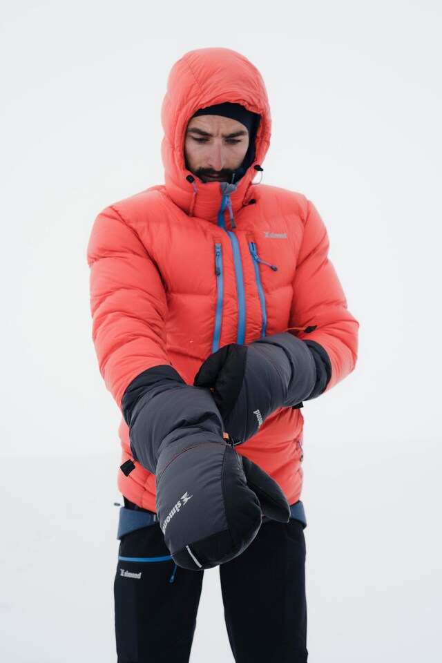 image 1 of Decathlon DOWN MOUNTAINEERING MITTS - MAKALU 2