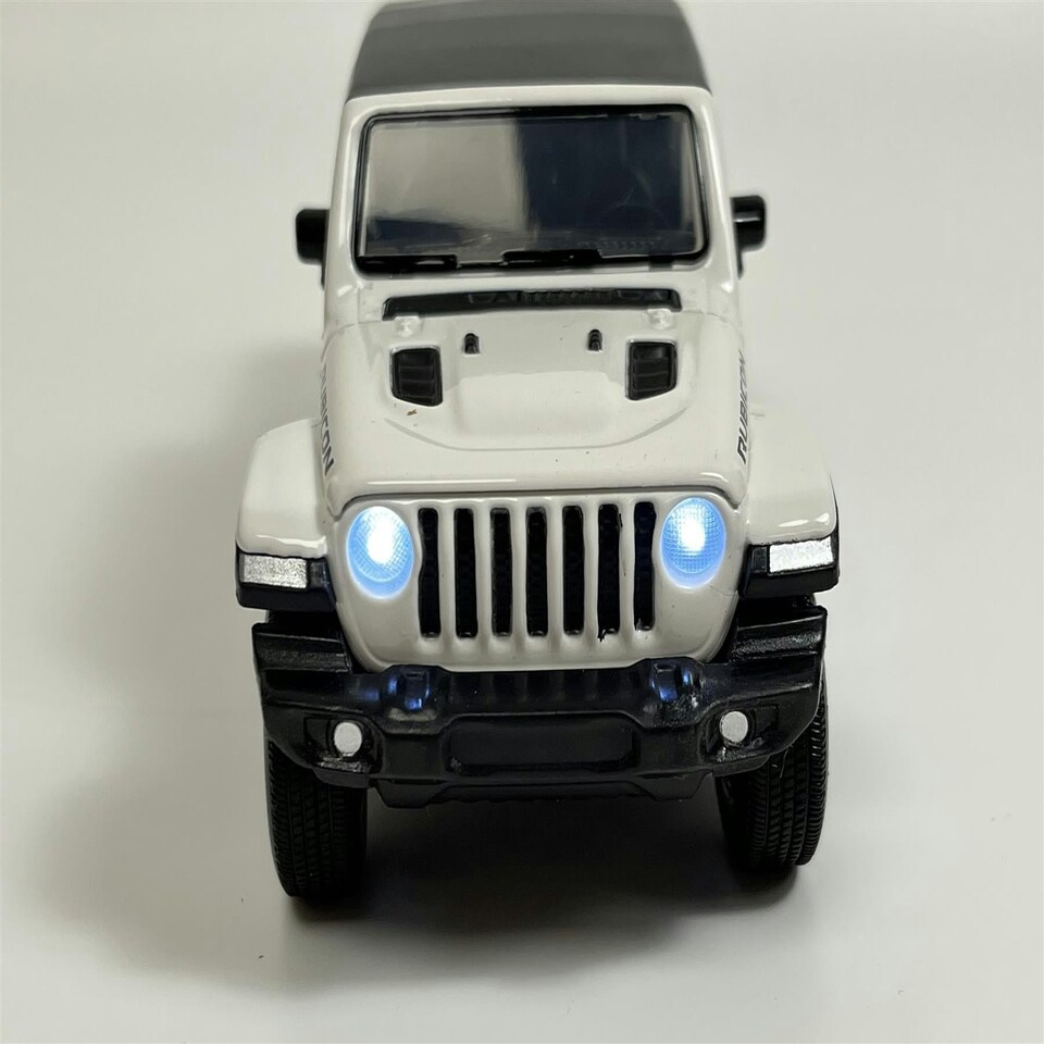 image 1 of Jeep Gladiator White LHD 1:32 Scale Light & Sound Tayumo 32130002