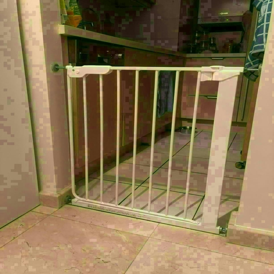 image 1 of Bettacare Super Narrow Pet Gate, White, 60.5cm - 66.5cm, Extra Narrow Dog Gate, Safety Barrier for Puppies and Pets