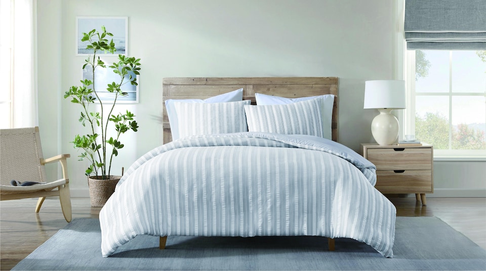 image 1 of Ezysleep Cationic Stripe Duvet Cover Set Breathable Fabric Bedding Single Double King
