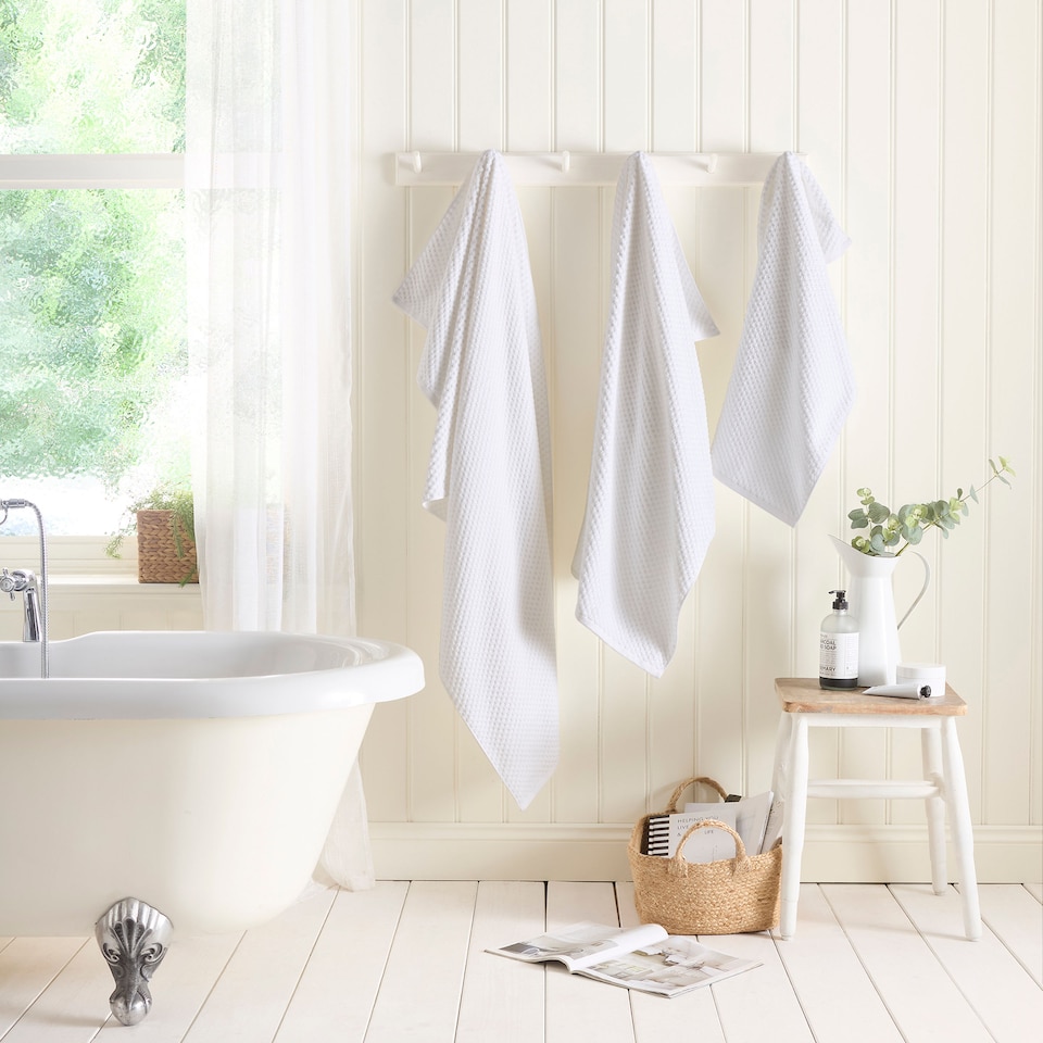 image 1 of D & D Popcorn Check Bath Sheet White