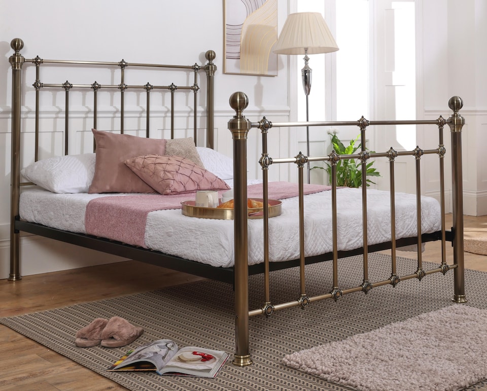 image 1 of 4ft6 Double Brass Finish,Traditional Antique Victorian Metal Bedstead Bed Frame