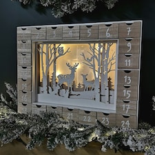 27cm Traditional Wooden Advent Calendar Christmas Decoration with Woodland Animals Winter Scene