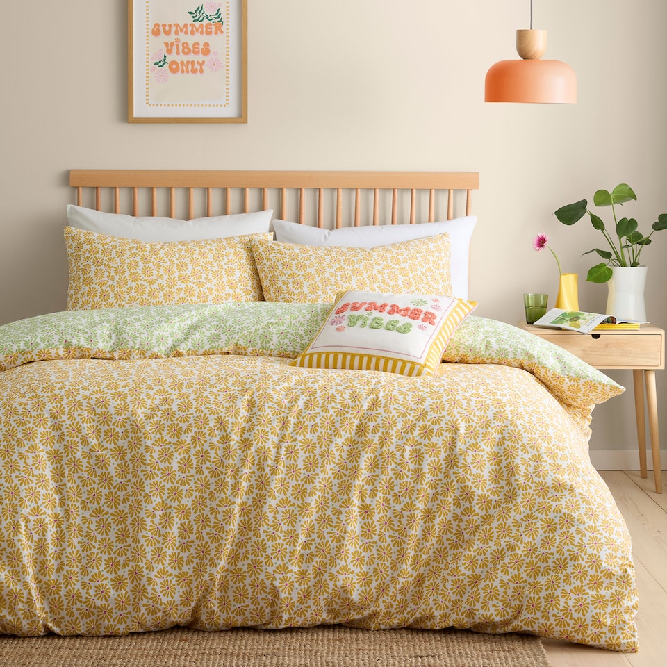 image 1 of Fusion Retro Daisy Floral Duvet Cover Set Yellow