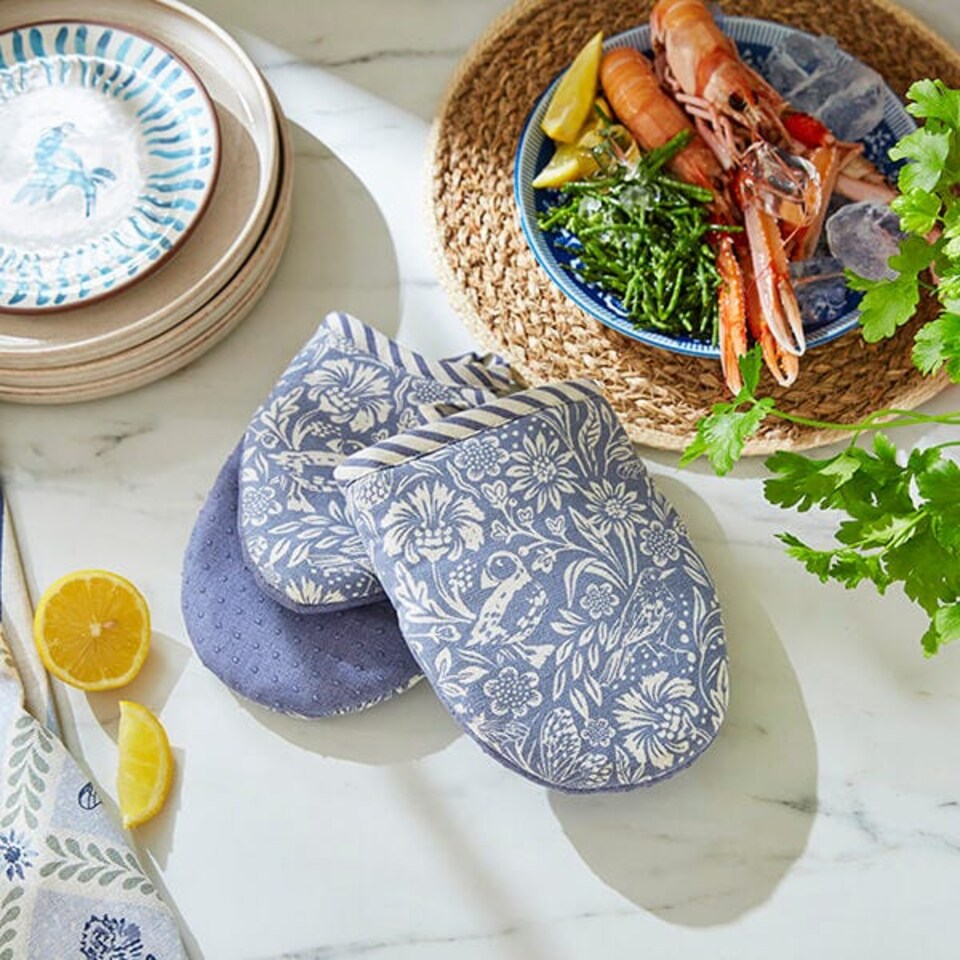 image 1 of Ulster Weavers Coastal Treasures Microwave Mitts