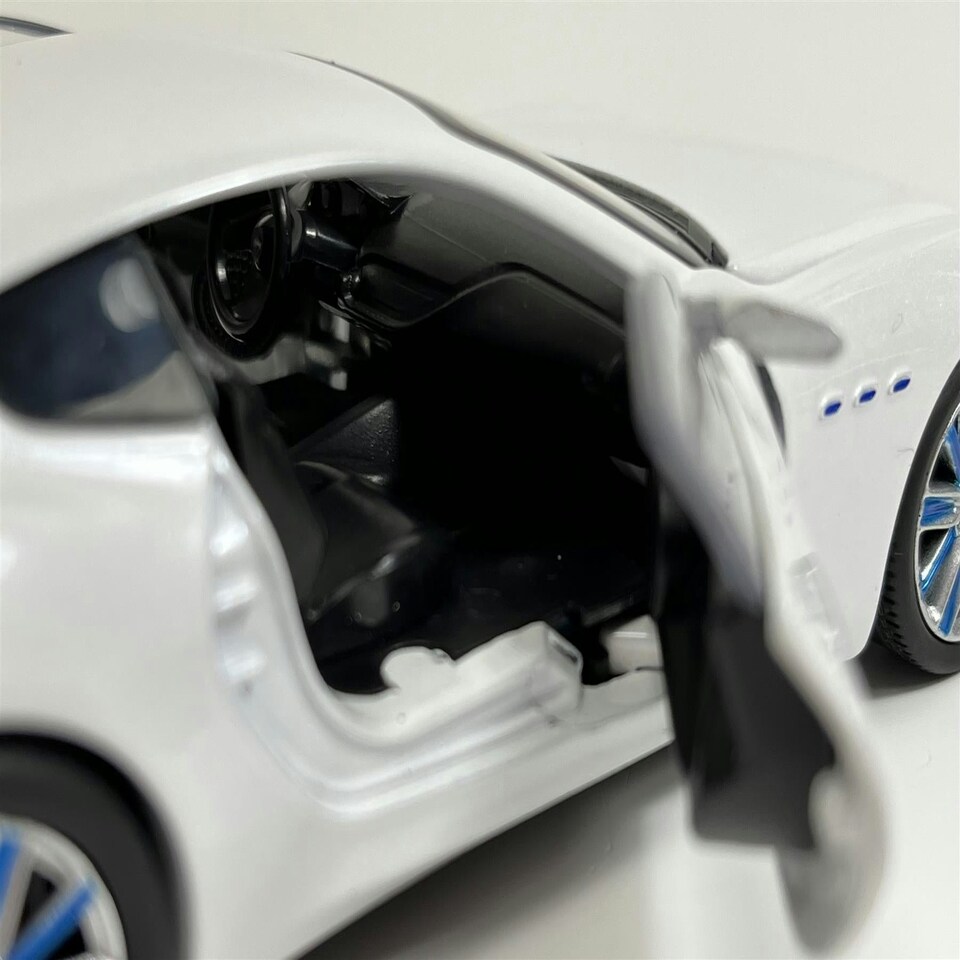 image 1 of Maserati Alfieri 2014 Concept White LHD 1:32 Light & Sound Tayumo 32125010