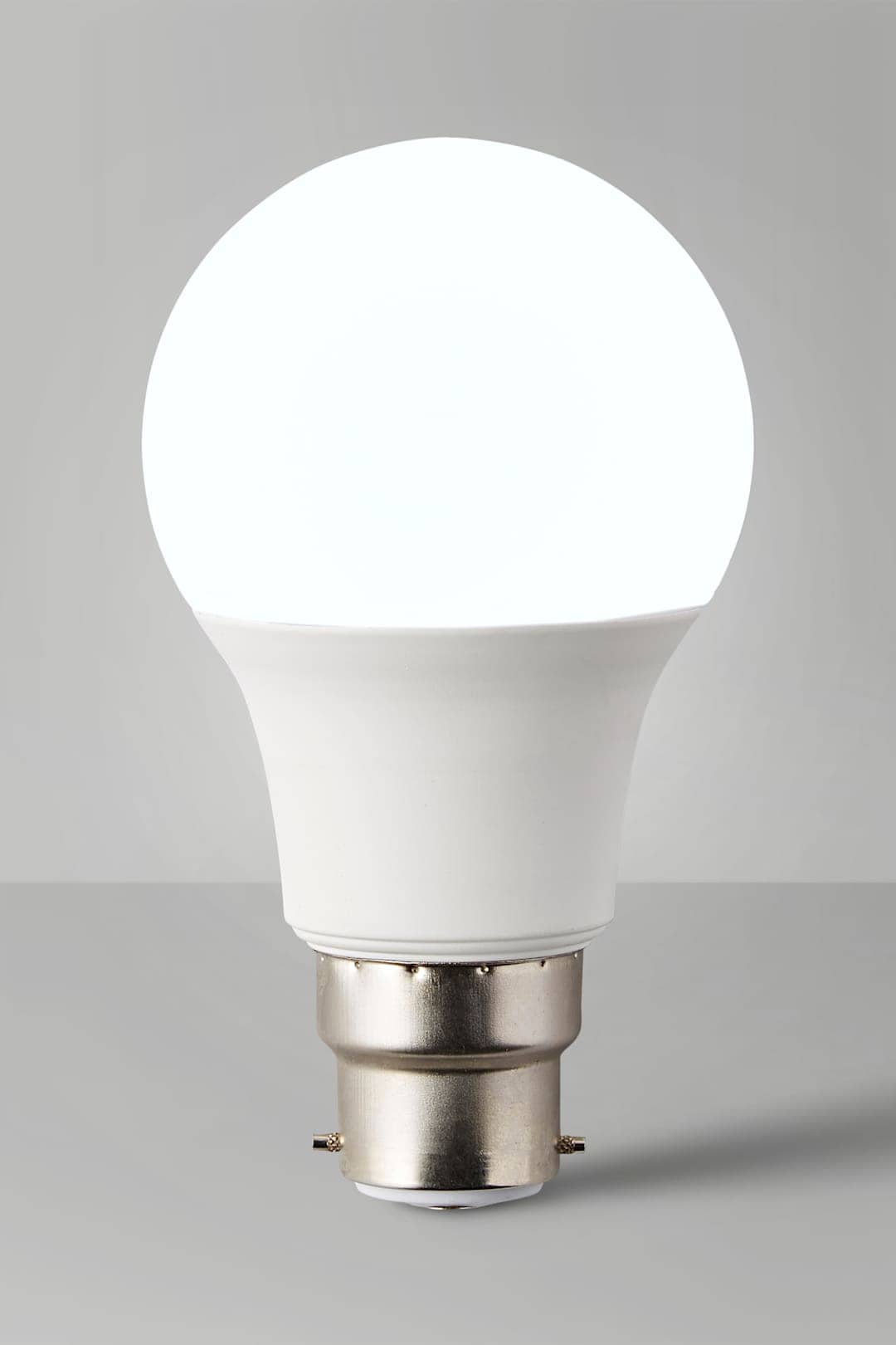 ValueLights B22 Pack of 10 6W Standard Cool White LED Bulbs