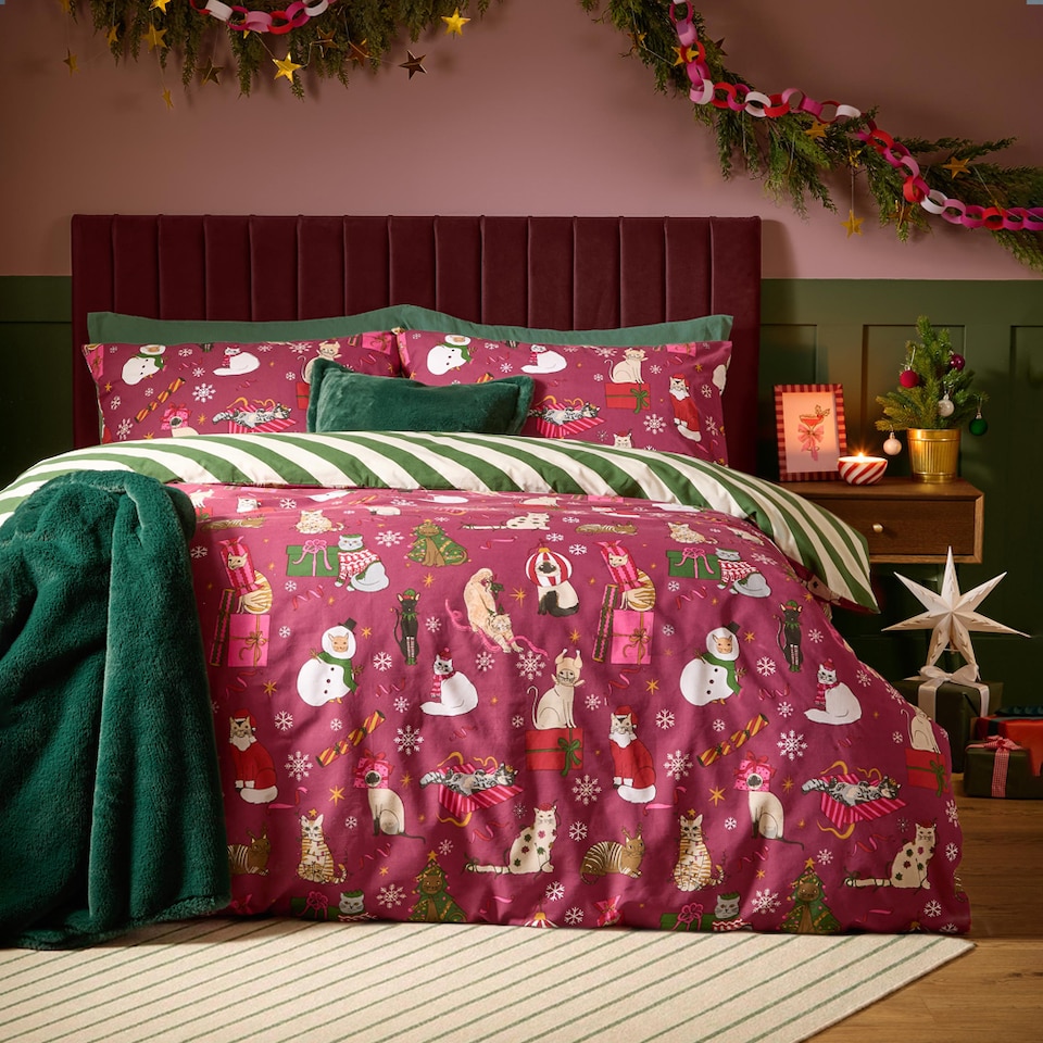 image 1 of Furn Feline Festive Reversible Christmas Duvet Cover Set, Purrgundy, Double