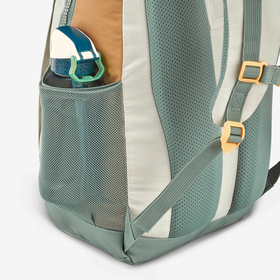image 1 of Decathlon Kids’ 15 L backpack (ages 7–15), NH900