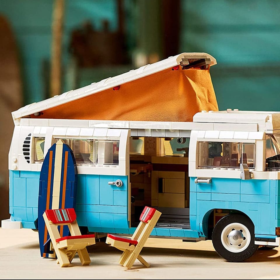 image 1 of LEGO 10279 Volkswagen T2 Camper Van