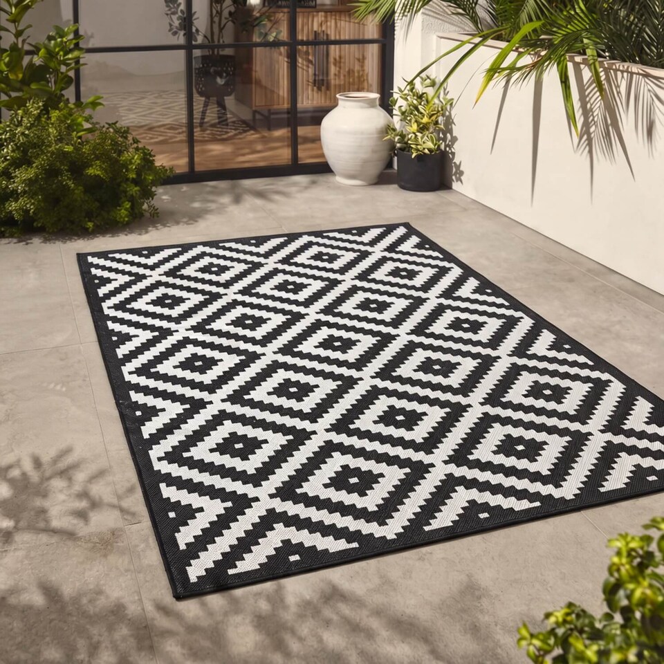 image 1 of The Rugs Outdoor Indoor Diamond Garden Patio Rug Weather Resistant Jet Washable | 100