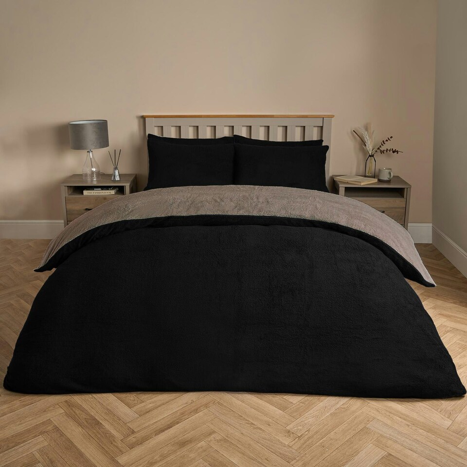 image 1 of OHS Luxury Teddy Fleece Reversible Duvet Cover and Pillowcase Bedding Set Multi | Black/Natural | King