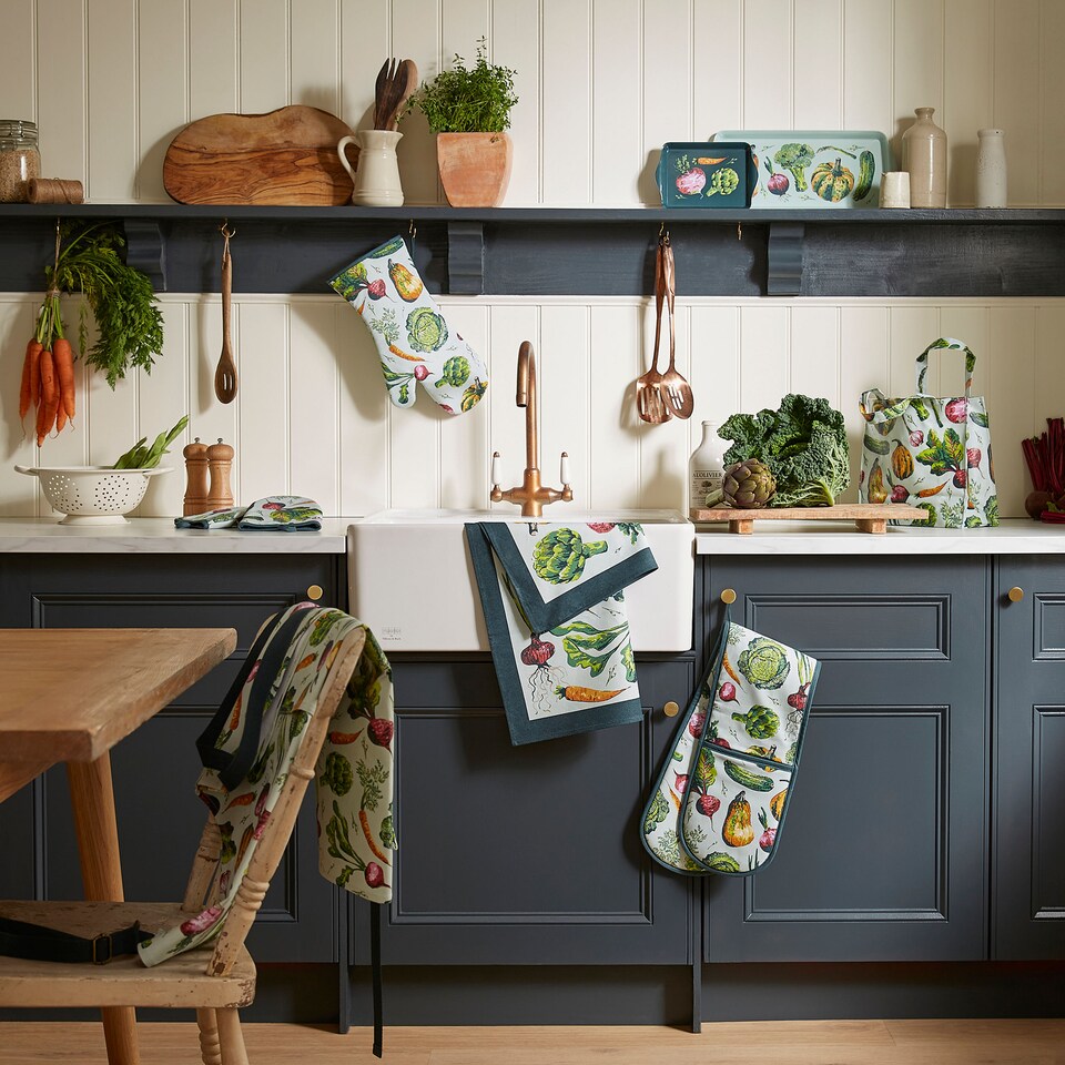 image 1 of Ulster Weavers Vegetable Medley Double Oven Glove Multi