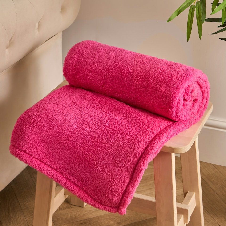 image 1 of OHS Teddy Fleece Soft Warm Plush Cosy Plain Dyed Throw Over Bed Blanket, 125x150cm Pink | Hot Pink