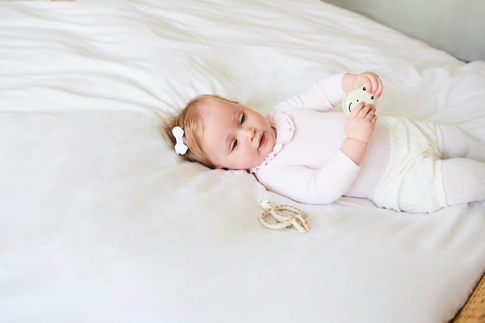 image 1 of Matchstick Monkey Teething Starter Set Gigi Giraffe