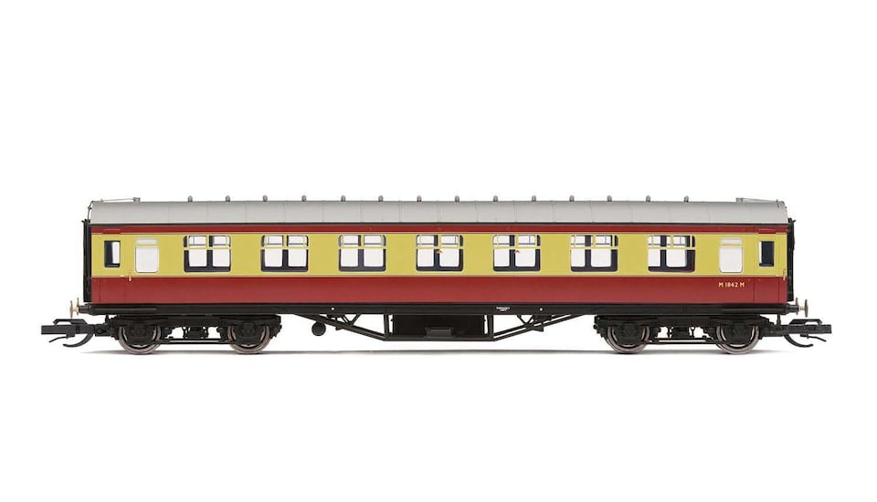 Hornby TT:120 57' Corridor Third Coach M1842M BR