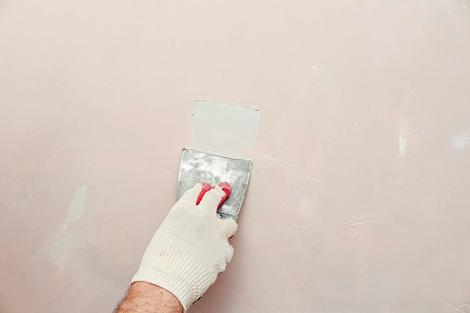 image 1 of Tub of 600G All Purpose Filler White