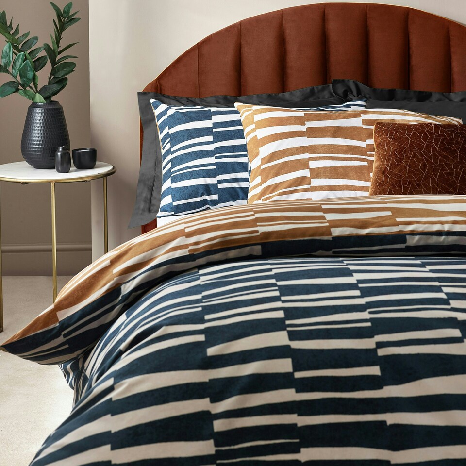image 1 of Hoem Piper Abstract Cotton Rich Reversible Super King Duvet Cover Set