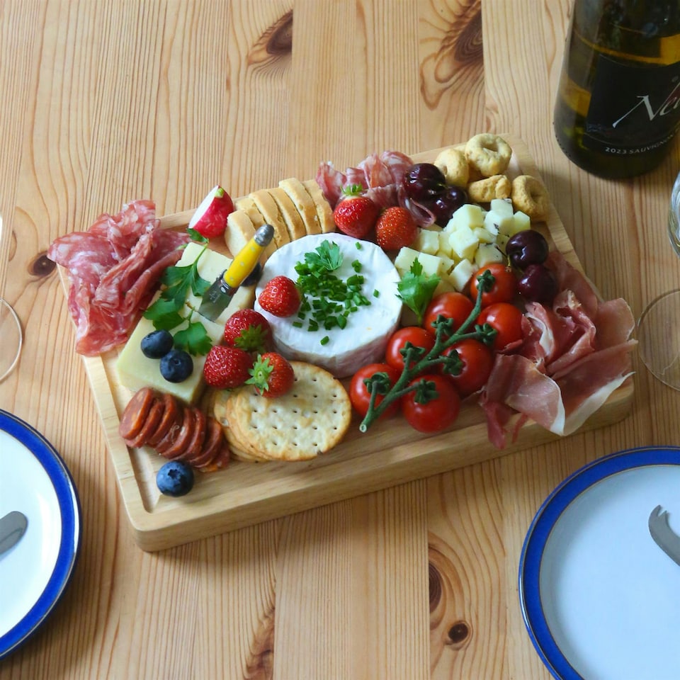 image 1 of Argon Tableware Wooden Butchers Block Chopping Board - 30cm x 20cm Brown
