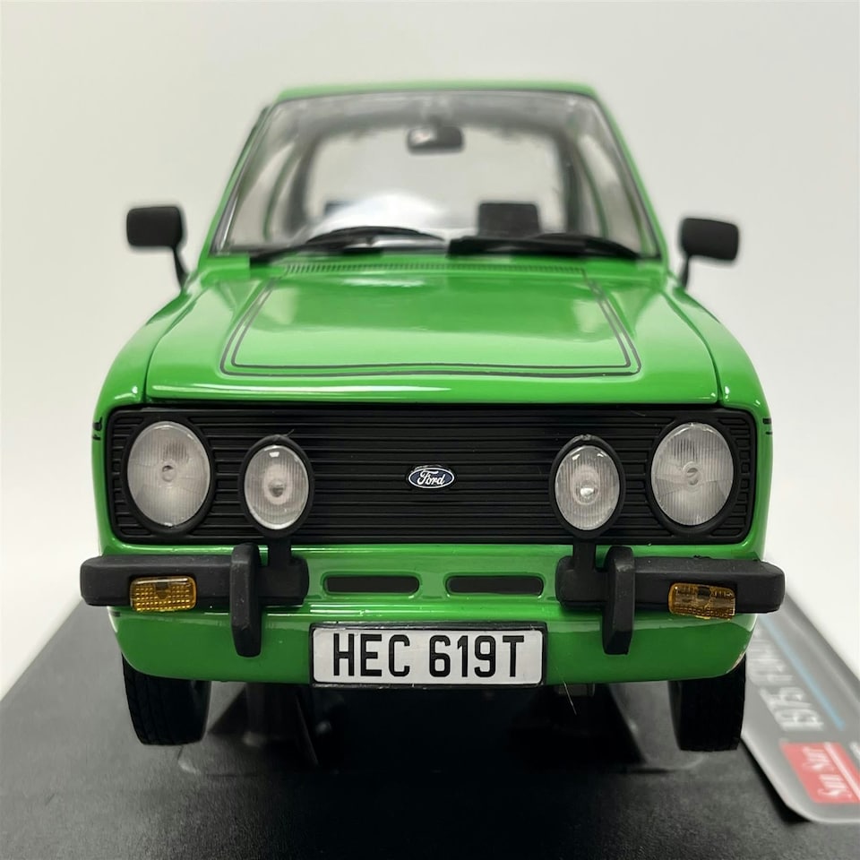 image 1 of 1975 Ford Escort MKII 1600 Sport Green 1:18 Scale Sun Star 4619