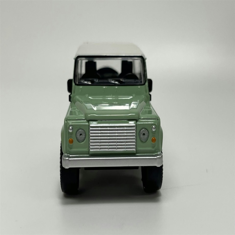 image 1 of Land Rover Defender 1995 Green 1:43 Scale Norev 845106