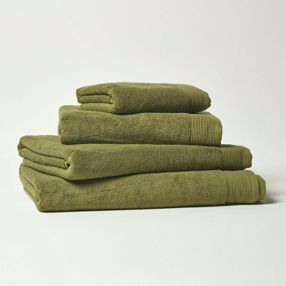image 1 of Homescapes Moss Green Combed Egyptian Cotton Set of 2 Face Cloths 700 GSM | Green | 2