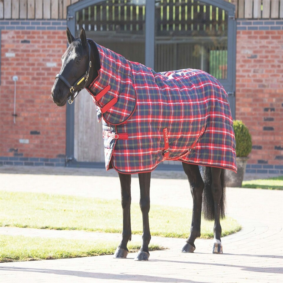 Shires Tempest Plus 200 Stable Combo Rug Red | Red | Colour: Red Tartan
Size: 6ft 9