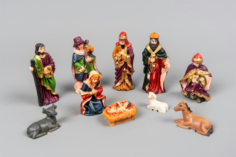 image 1 of Handmade Nativity Scene Birth Jesus Wooden Stable Figurine House Sculpture Christmas Decoration Xmas Décor