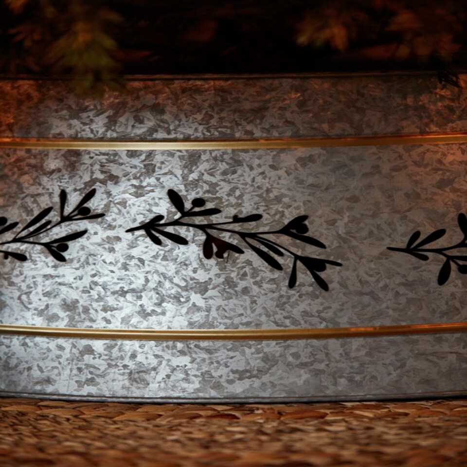 image 1 of Cut Out Mistletoe Tree Skirt - Iron - L25 x W67 x H67 cm - Galvanised