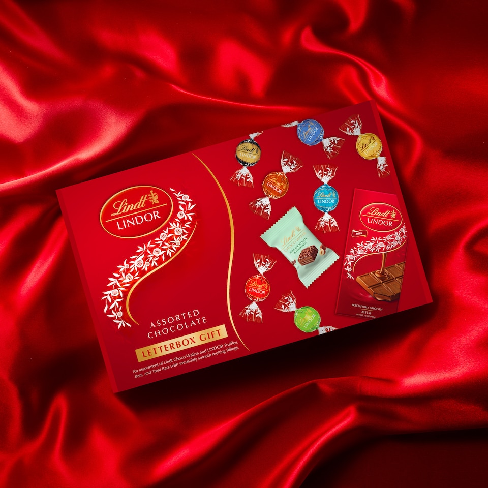 image 1 of Lindt Letterbox Chocolate Hamper - 360g (19-Piece Set) - Assorted Chocolate Bars Truffles & Wafers, Lindor Chocolates Gift Box, Birthday Gifts for Women and Men, Thank You or Christmas Gifts