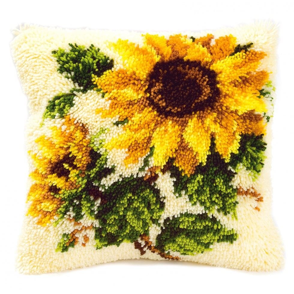 Vervaco L/HK CUSH SUNFLWRS - Latch Hook Kit: Cushion: Sunflowers