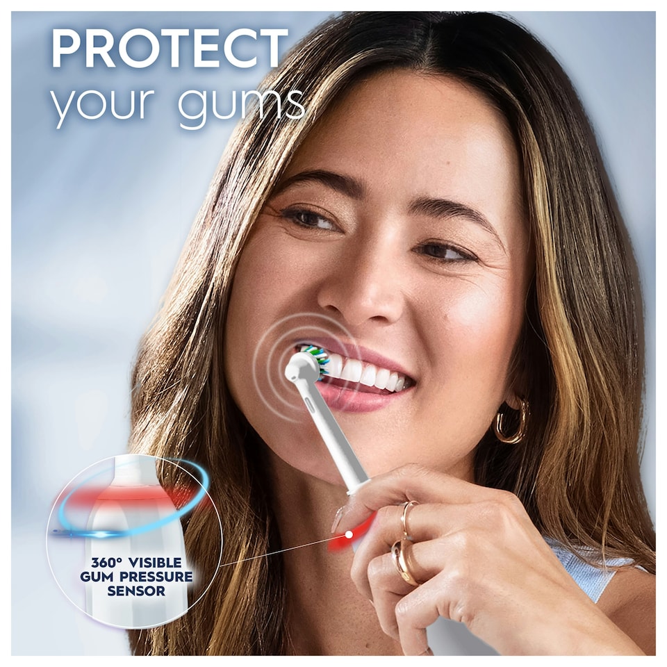 image 1 of Oral-B Pro 3 3500 White Toothbrush with Case