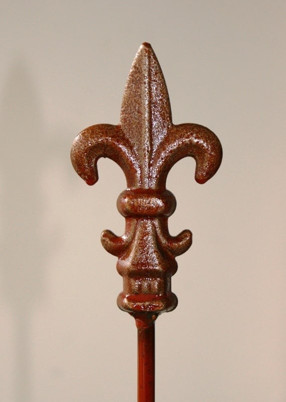Poppyforge Fleur De Lys Top - Steel - Bare Metal/Ready to Rust in Copper