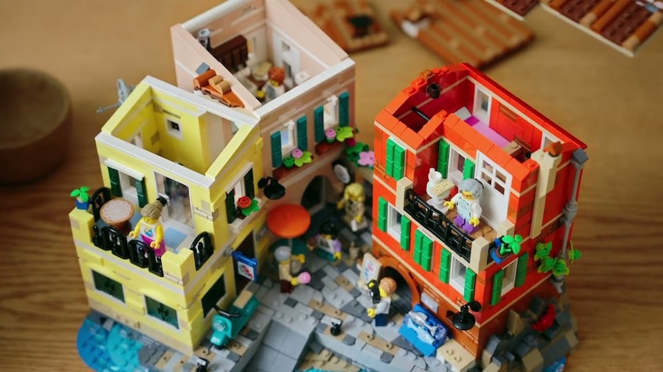 image 1 of LEGO Ideas 21359 The Italian Riviera