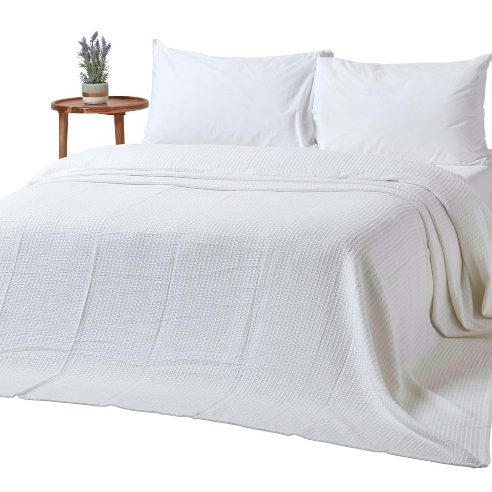 image 1 of Homescapes Organic Cotton Waffle Blanket/ Throw White - 125 x 150 cm | White