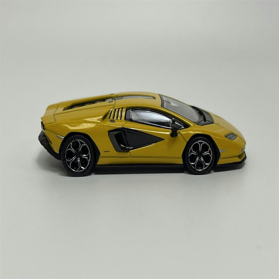 image 1 of Lamgorghini Countach LPI 800-4 New Giallo Orion LHD Mini GT MGT00733L