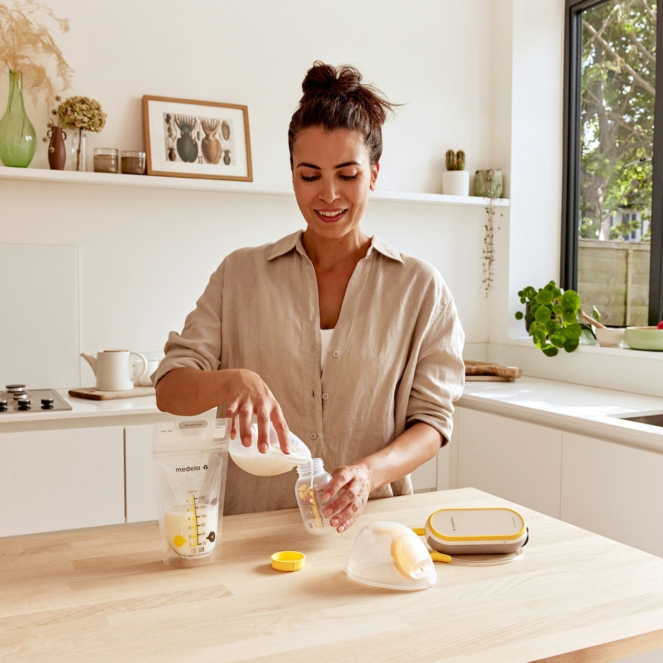 image 1 of Medela Freestyle Hands-Free Double Electric Wearable Breast Pump
