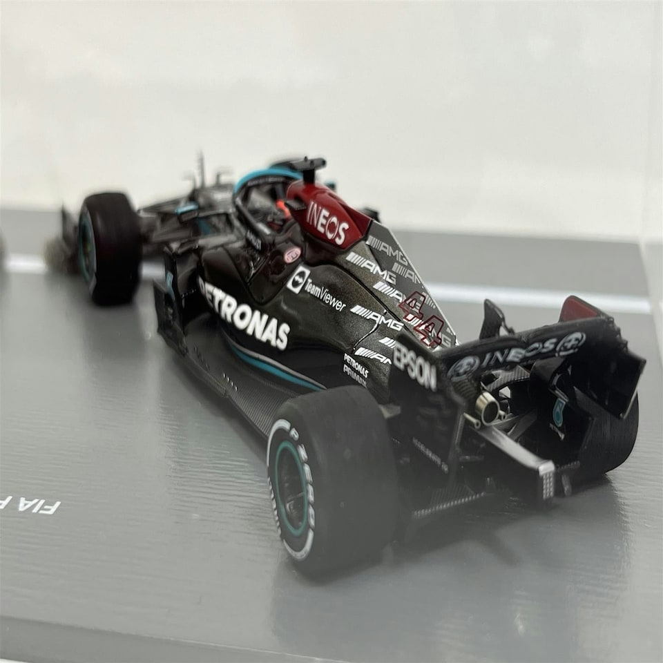 image 1 of Lewis Hamilton and Valtteri Bottas Mercedes F1 World Constructors Champions 2021 1:43 Spark S7860