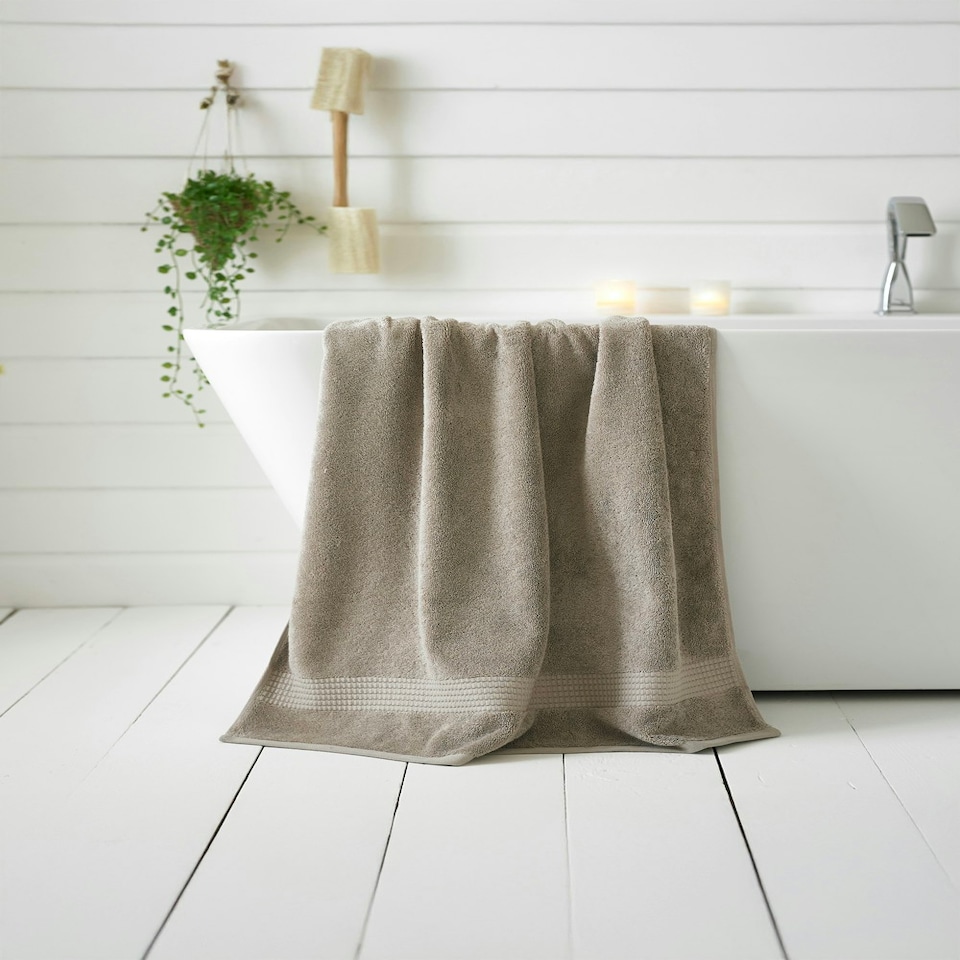 image 1 of Poloma 700GSM Supersoft Cotton Towels – Ultra-Absorbent, Premium Comfort in All Sizes | Brown | Taupe | Bath towel