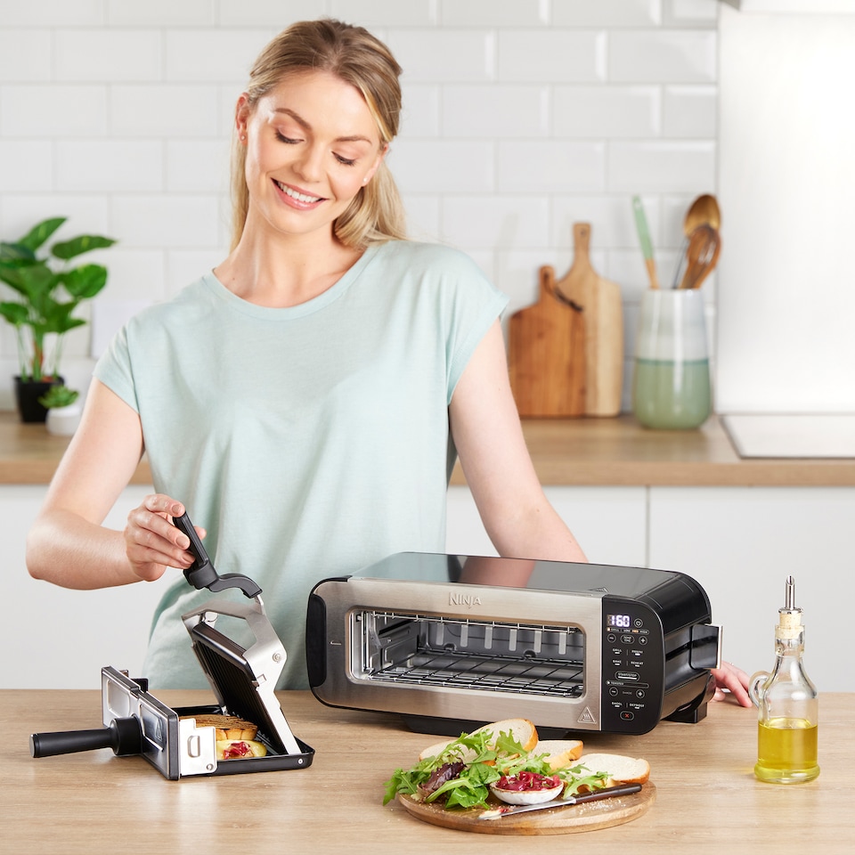 image 1 of Ninja Foodi 3in1 Toaster Grill & Panini Press Black in ST200UK | Black | Black | 1